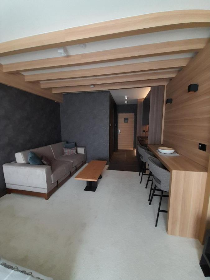 Woodside Rent *