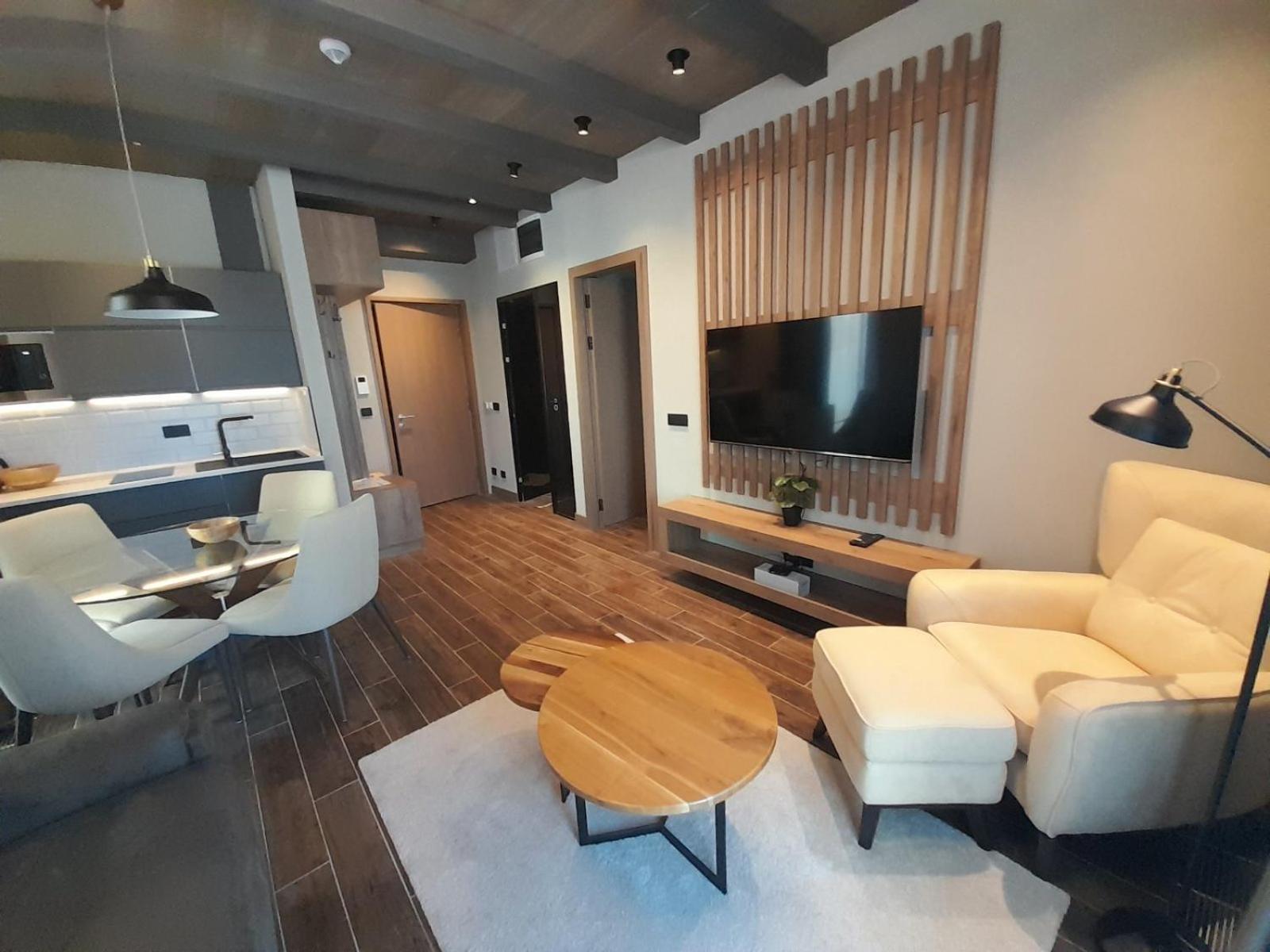 Woodside Rent * Kopaonik