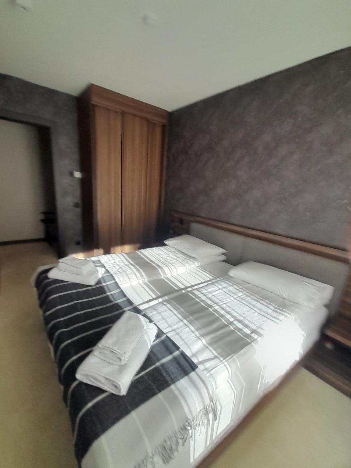 Woodside Rent Apartment